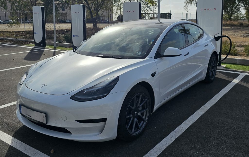 ¿Vale la pena comprar un tesla?